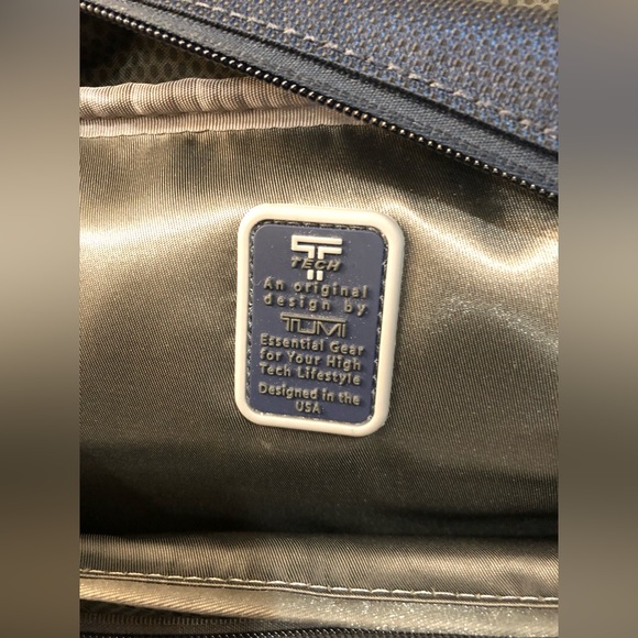 TUMI Tech bag Navy  multiple carry - Picture 11 of 16